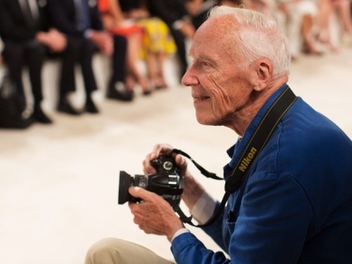  國寶 級的 時尚 街拍 攝影師，85 歲的 Bill Cunningham