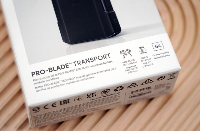 The PRO-BLADE TRANSPORT portable case provides a set of PRO-BLADE SSD Mag slots and uses a USB 3.2 Gen2 x2 USB Type-C connection port with a transfer speed of 20 Gbps. The original factory also provides a five-year limited warranty.