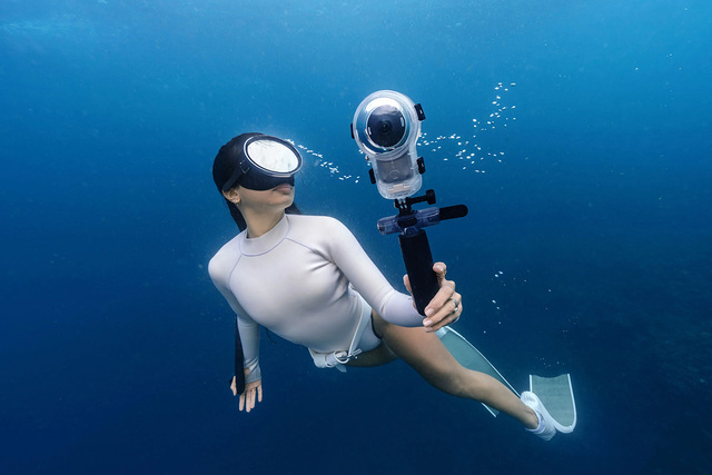 Insta360 發表新一代旗艦全景相機 X6,主打「三機合一」跨界定位與感光元件再升級