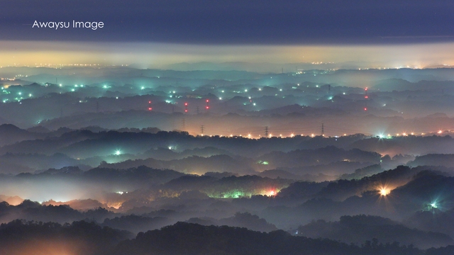 北埔琉璃夜景。▲北埔層層山巒。