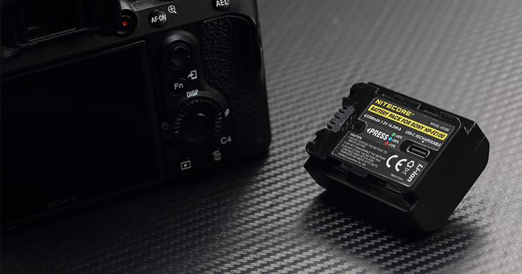 Type-C 直充相機鋰電池 NITECORE UFZ100，可對應 Sony α7 ∕  α9 系列機身使用